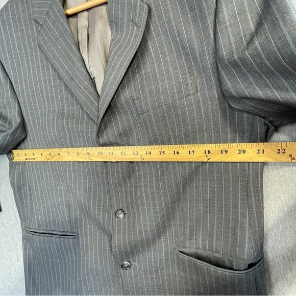 Lauren Ralph Lauren Wool Blazer Men’s Size 42R Grey Pinstripes Woolmark Canada - Picture 4 of 14